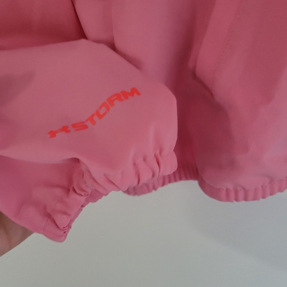 Under Armor top - Picture 5 of 6